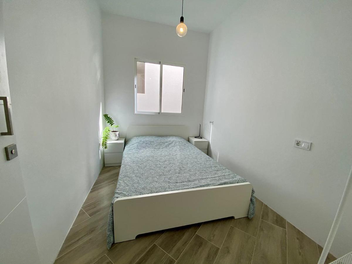 Room With Private Bathroom - Vivienda Vacacional Out Of Blue ซานตาครูซเดลาปัลมา ภายนอก รูปภาพ